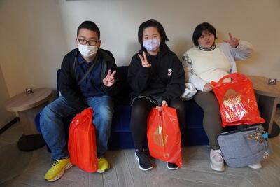 宿泊先のホテルロビーにて